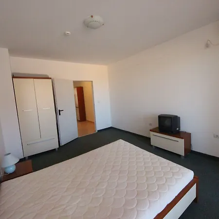 Menada Ravda Lägenhet *