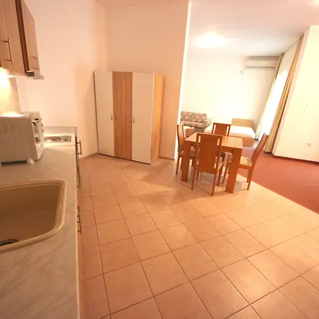 Menada Ravda Lägenhet *