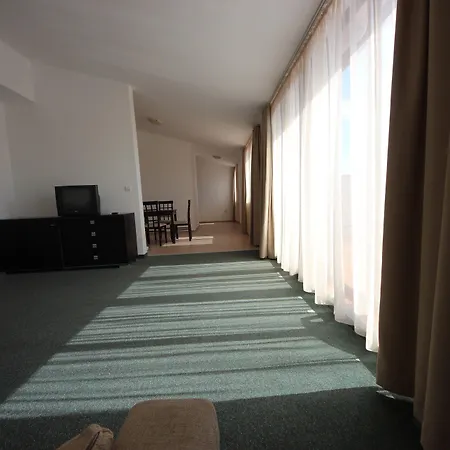 Menada Ravda * Aheloy