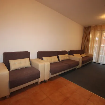 Menada Ravda Lägenhet