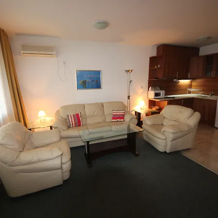 Menada Ravda * Aheloy