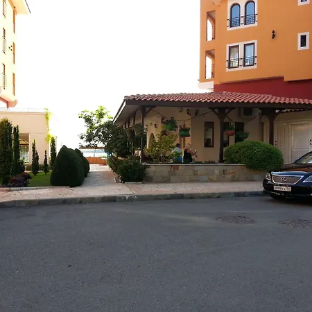 Menada Ravda * Aheloy