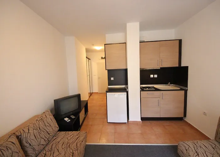 Menada Ravda Apartmán *