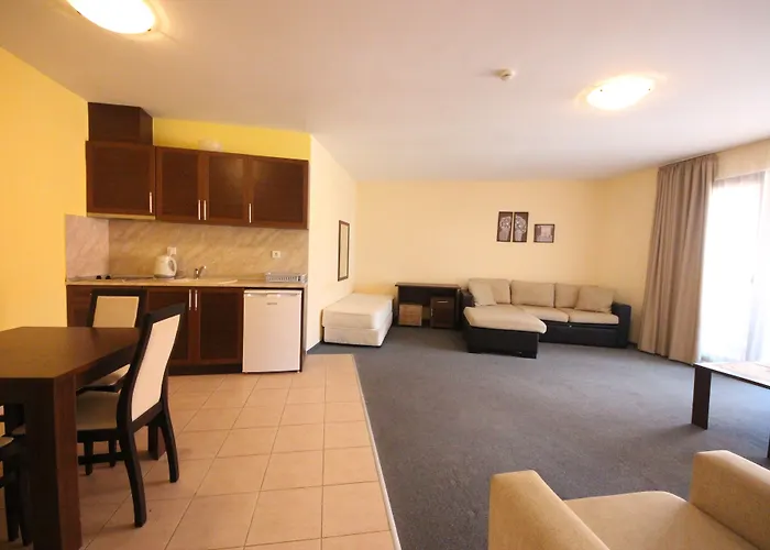 Menada Ravda Apartmán *