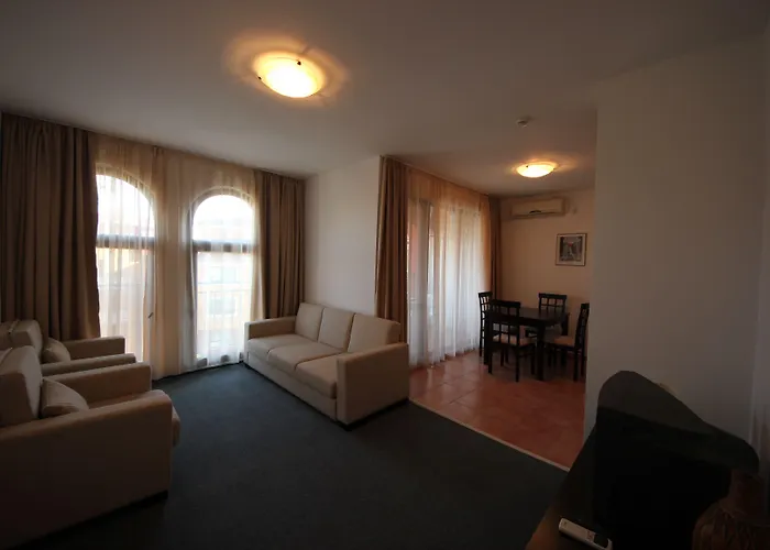 Menada Ravda * Acheloj