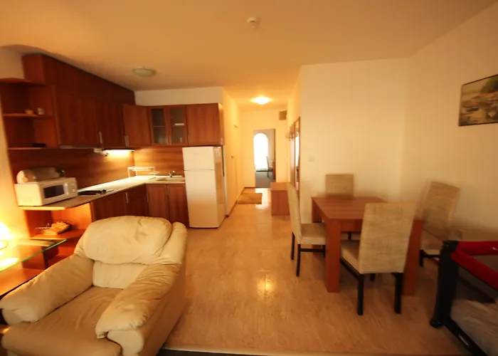 Menada Ravda Apartmán *