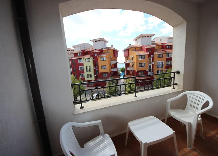 Menada Ravda * Aheloy